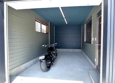 バイクガレージ